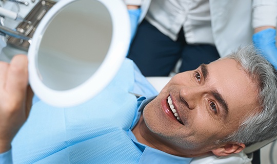 Model smile with dental crown