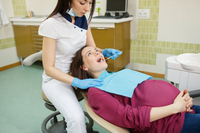 Pregnant woman in dental chair